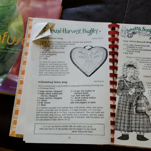 Welcome Home for the Holidays Cookbook [ Gooseberry Patch ] Used - Good - Picture 6 of 7